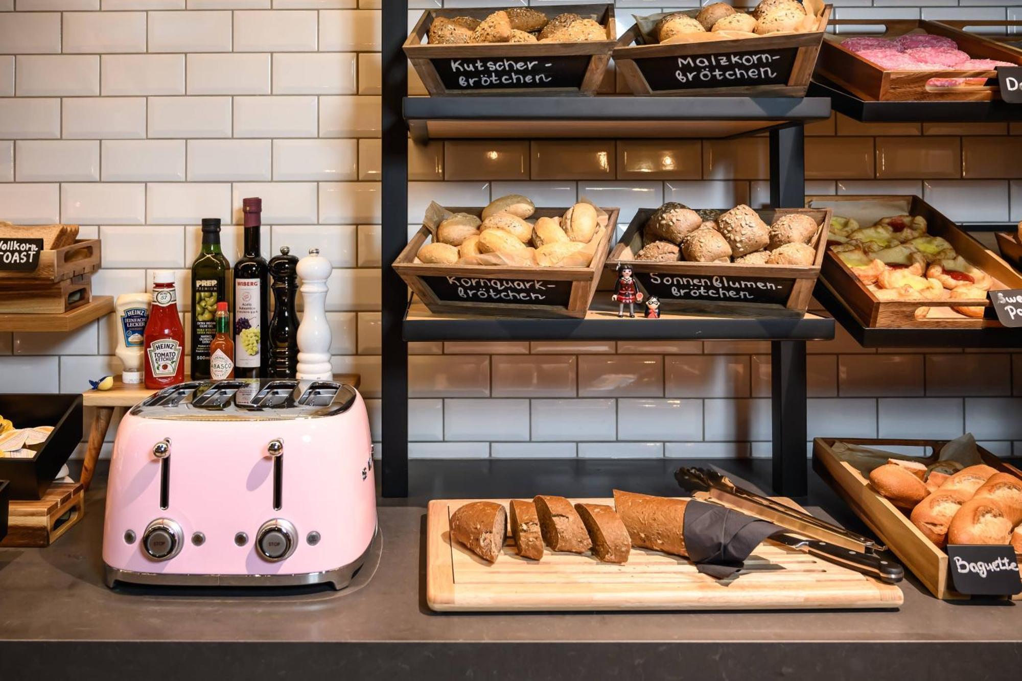 Moxy Dresden Neustadt Εξωτερικό φωτογραφία