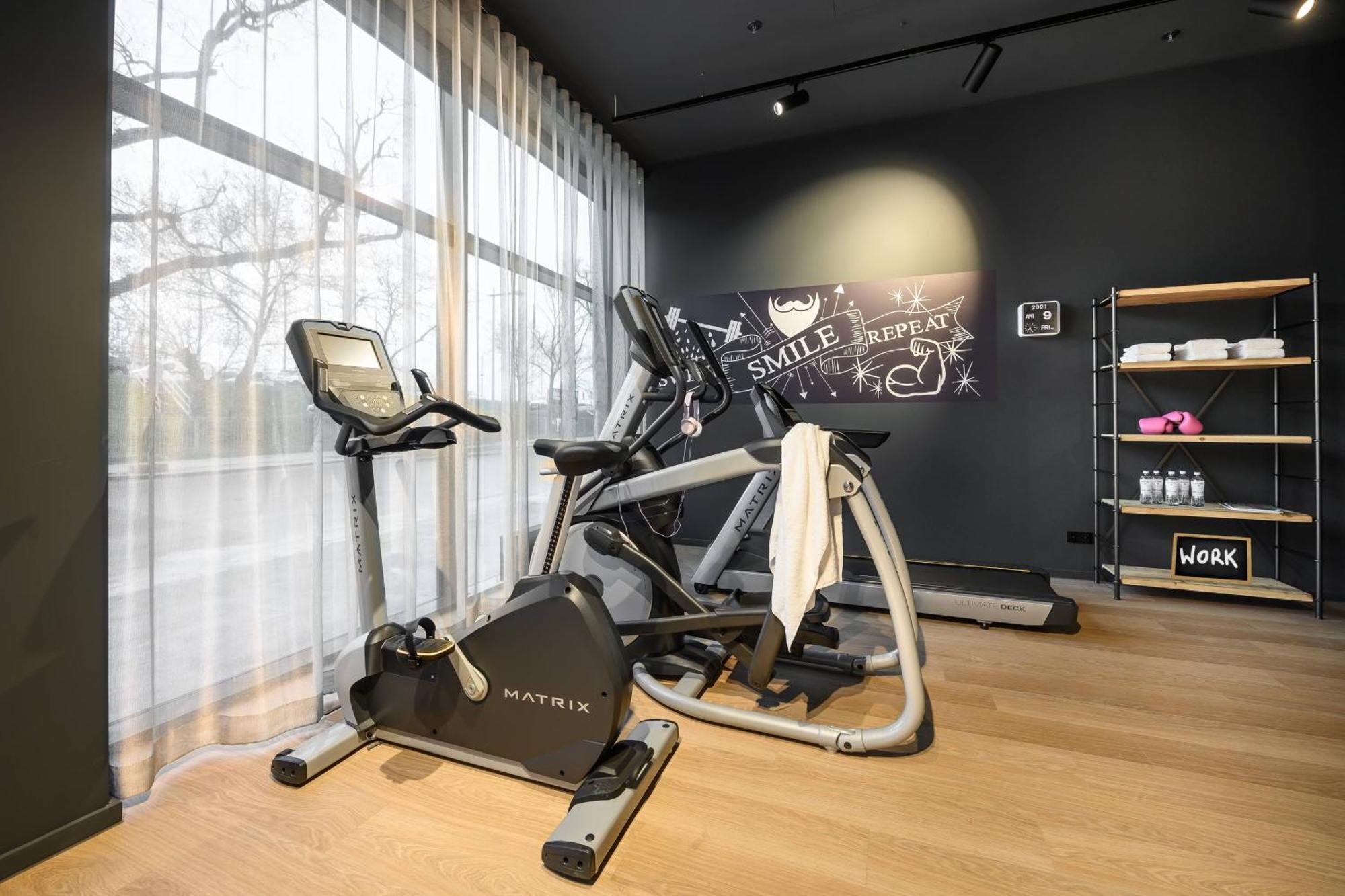 Moxy Dresden Neustadt Εξωτερικό φωτογραφία